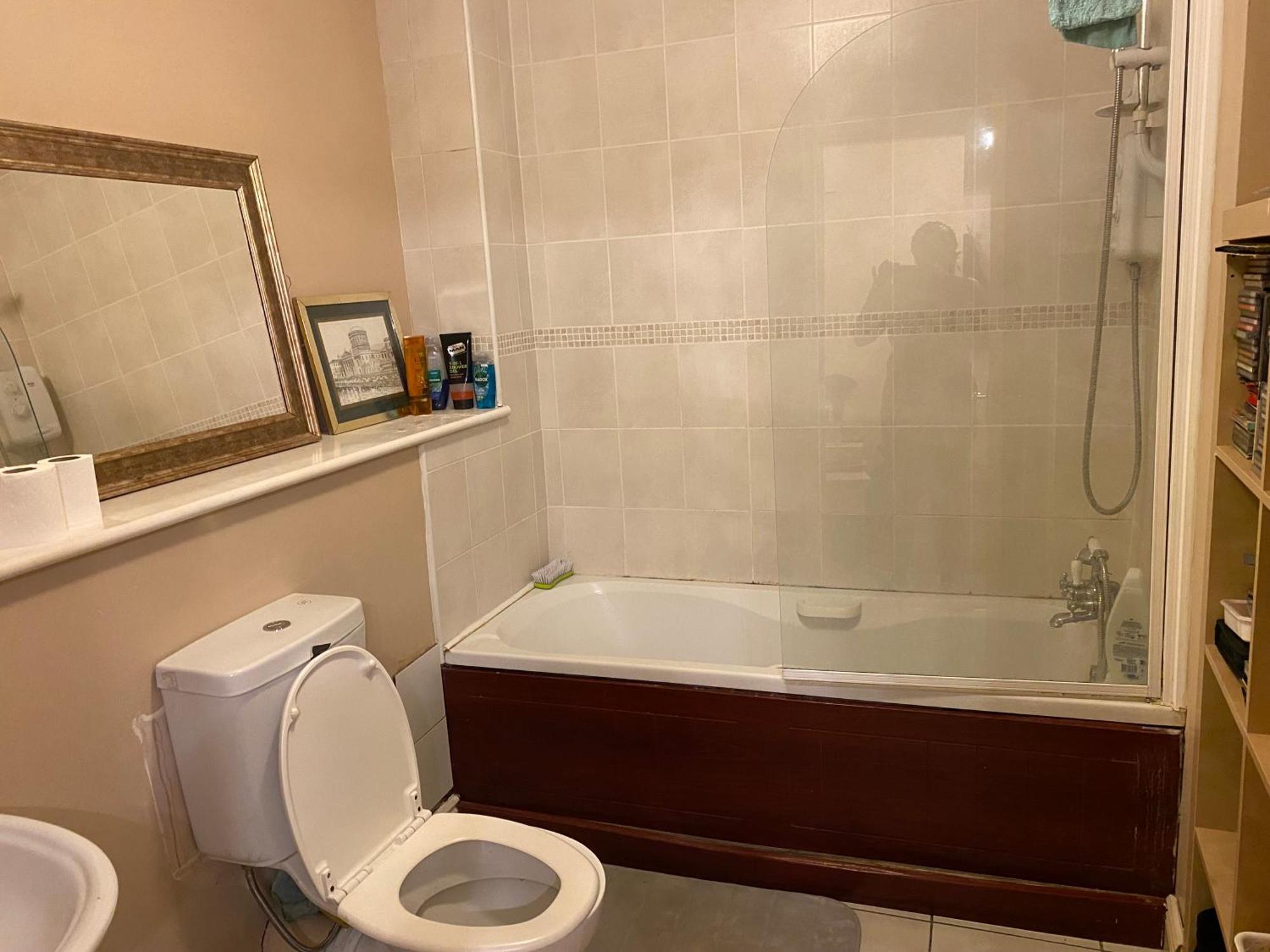 Hospedagem domiciliar Comfy Near Airport With Free Parking